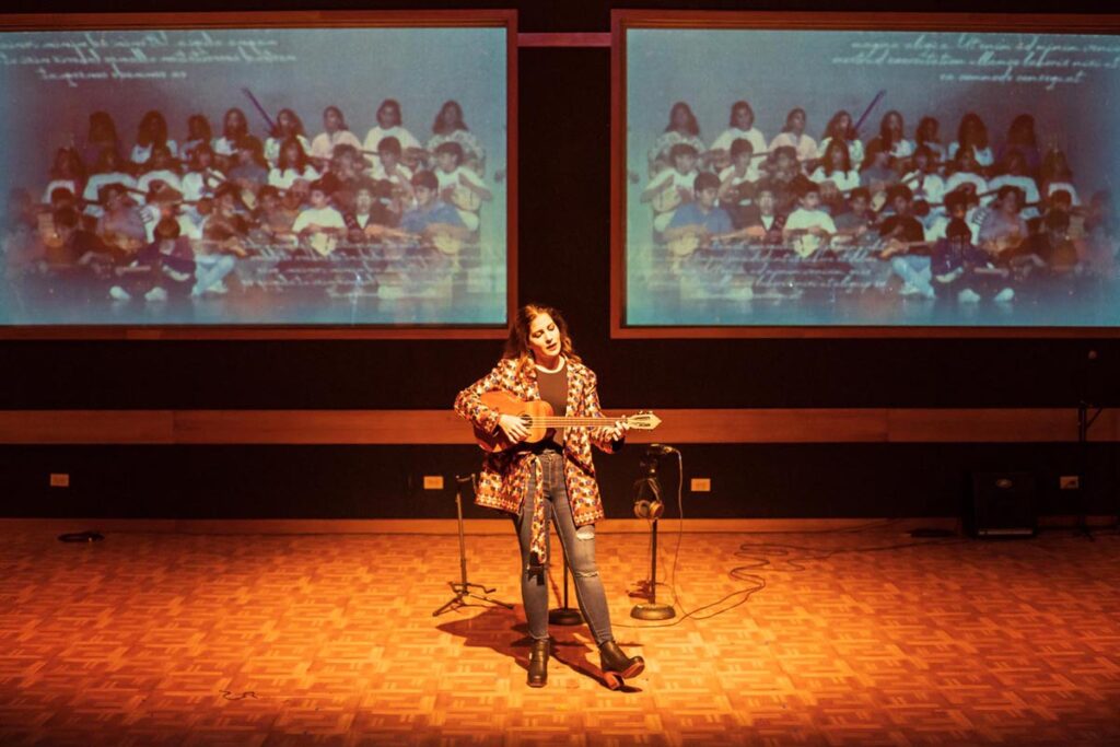 Papá Cuatro, Miami New Drama, Pictured L-R_ Mariaca Semprún, Photo by_ Chris Crass