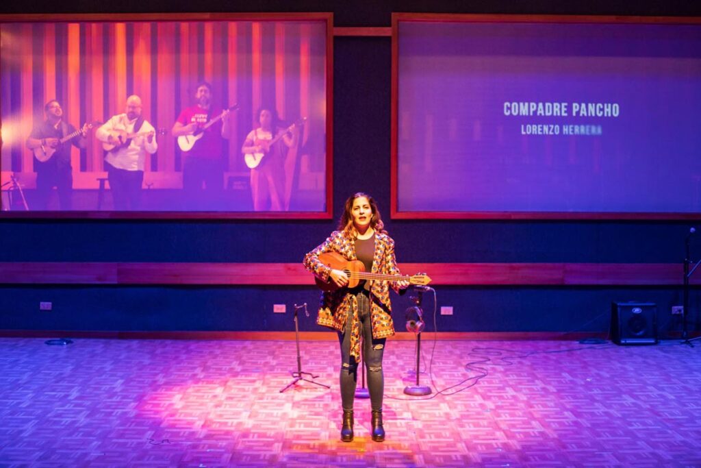 Papá Cuatro, Miami New Drama, Pictured L-R_ Miguel Siso, Eduardo Betancourt, Adolfo Herrera, Mafer Bandola, Mariaca Semprún, Photo by_ Chris Crass