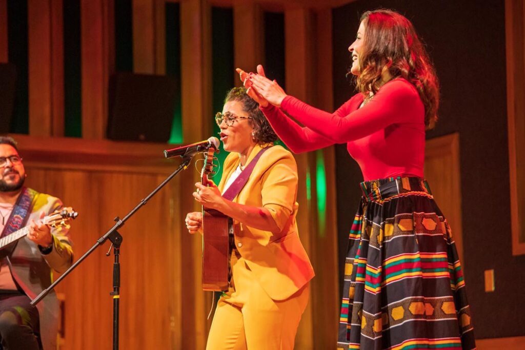 Papá Cuatro, Miami New Drama, Pictured L-R_ Miguel Siso, Mafer Bandola, Mariaca Semprún, Photo by_ Chris Crass