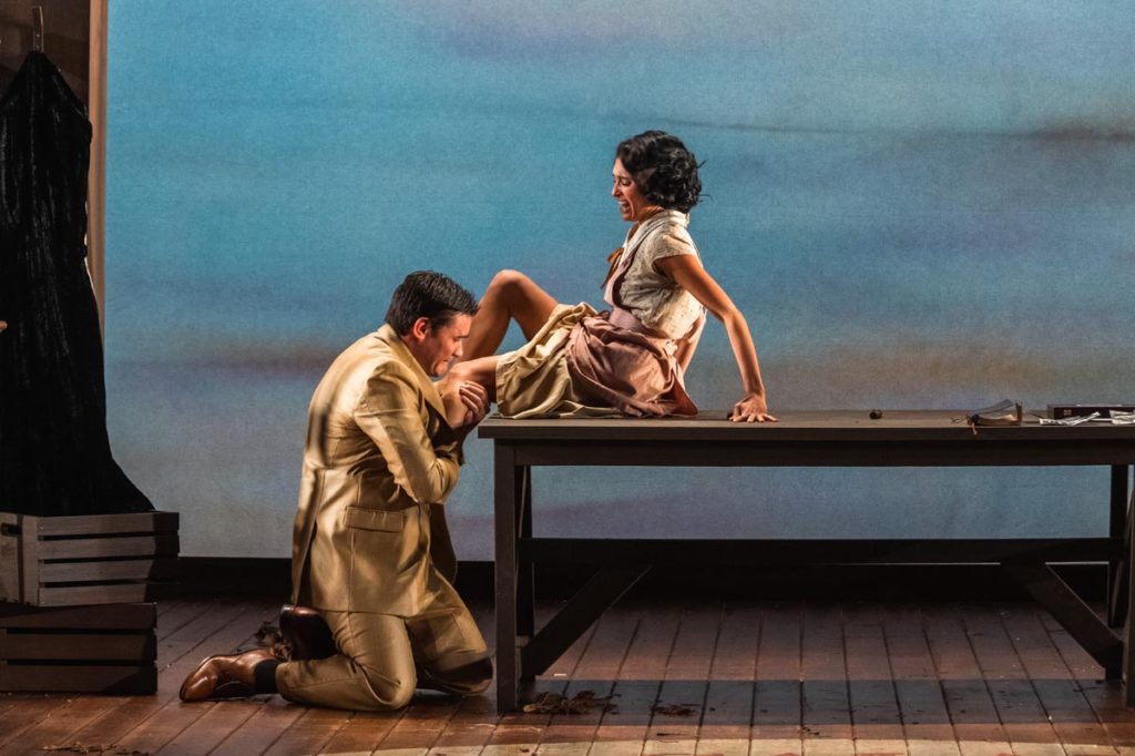 Anna In The Tropics Anna In The Tropics