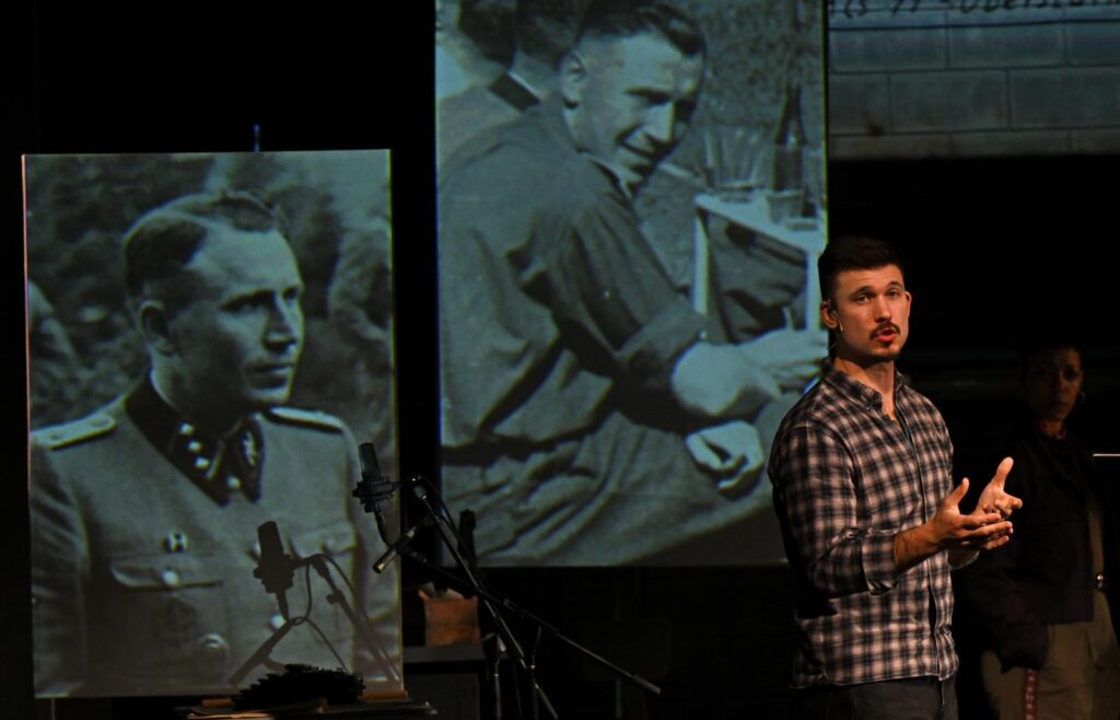 UKP_7644 Here There Are Blueberries